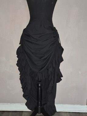 🩷Black Ruffled Bustle Skirt